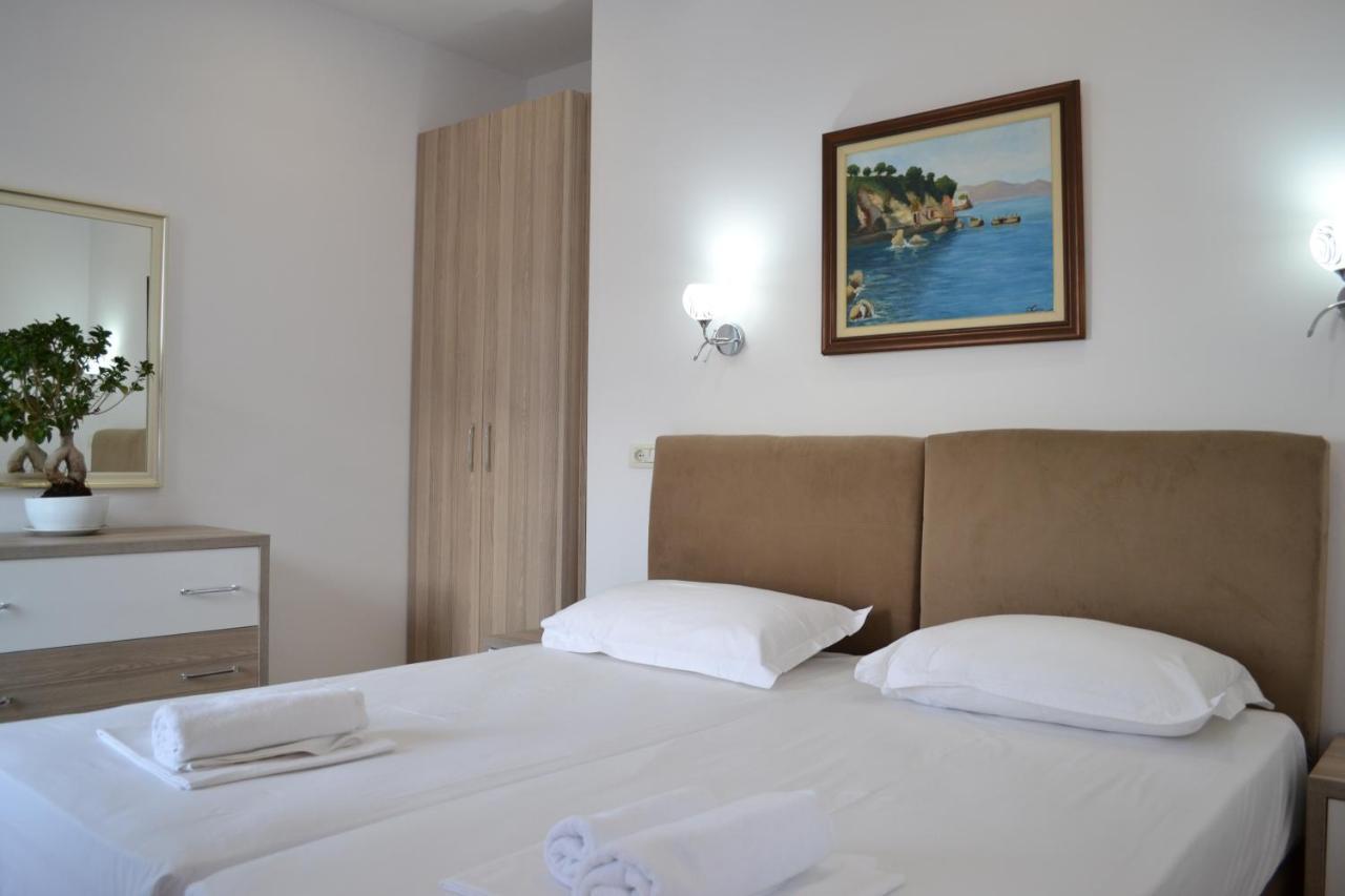 Seaview Penthouse 2 Bedrooms Apartment & Box Garage Vlore Bagian luar foto