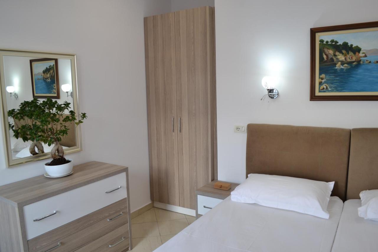 Seaview Penthouse 2 Bedrooms Apartment & Box Garage Vlore Bagian luar foto