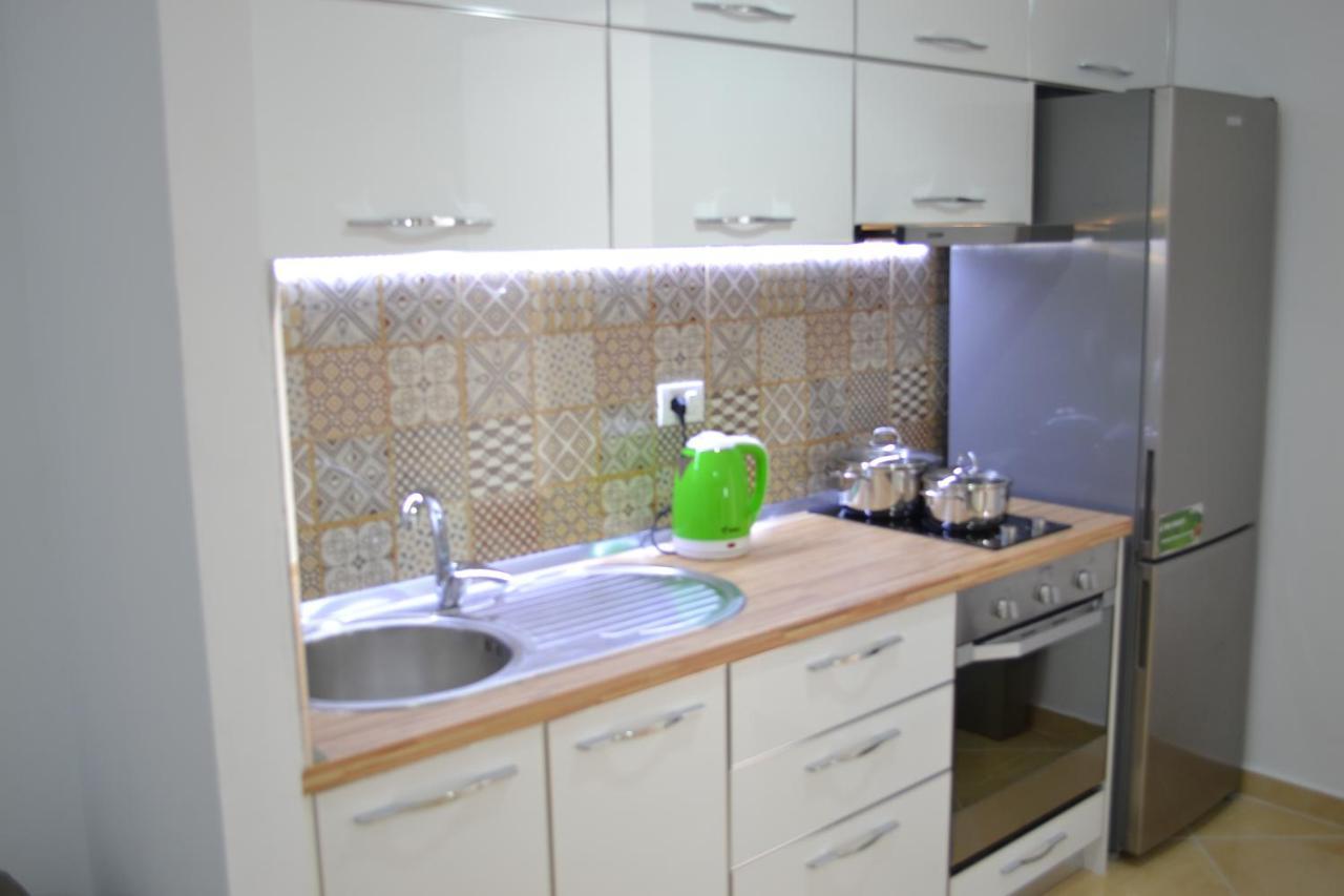 Seaview Penthouse 2 Bedrooms Apartment & Box Garage Vlore Bagian luar foto