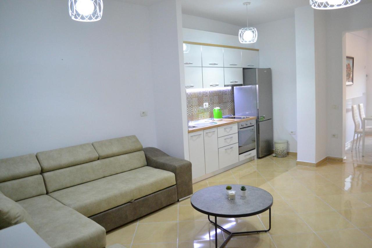 Seaview Penthouse 2 Bedrooms Apartment & Box Garage Vlore Bagian luar foto