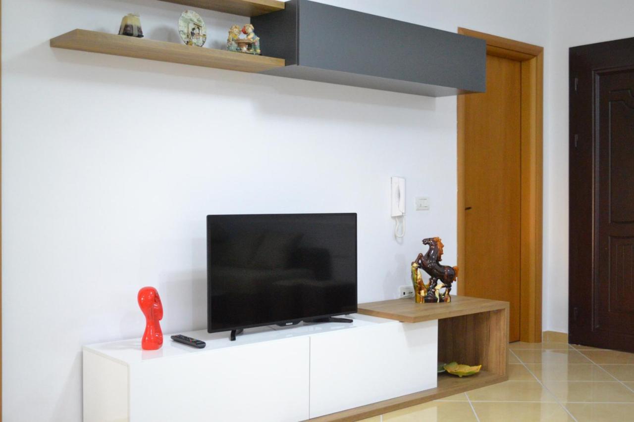 Seaview Penthouse 2 Bedrooms Apartment & Box Garage Vlore Bagian luar foto