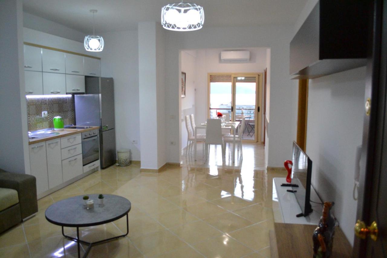 Seaview Penthouse 2 Bedrooms Apartment & Box Garage Vlore Bagian luar foto