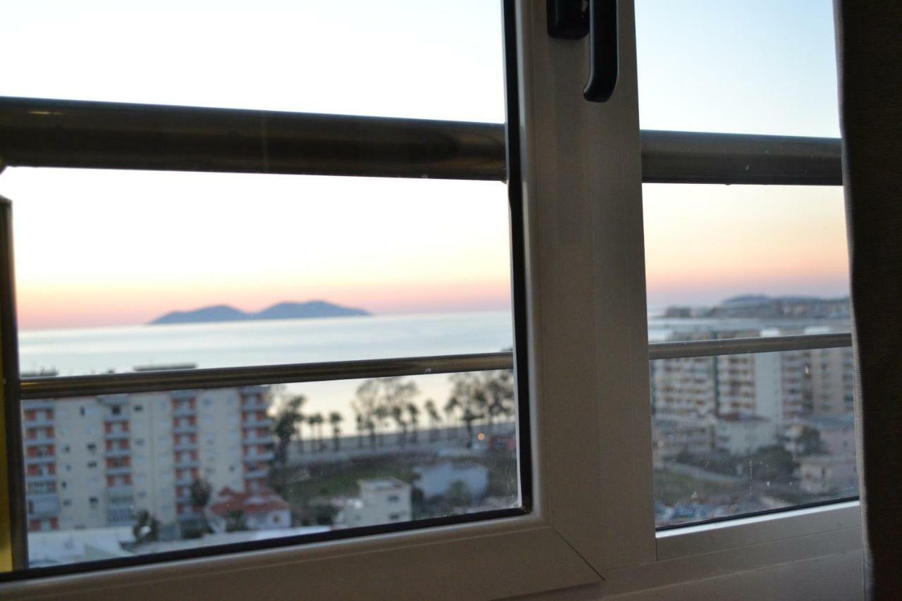 Seaview Penthouse 2 Bedrooms Apartment & Box Garage Vlore Bagian luar foto