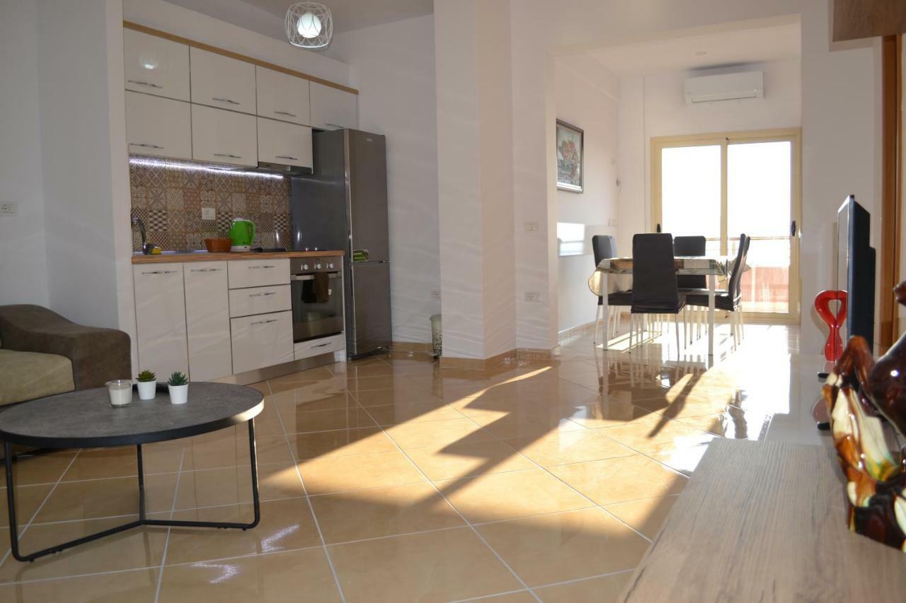 Seaview Penthouse 2 Bedrooms Apartment & Box Garage Vlore Bagian luar foto