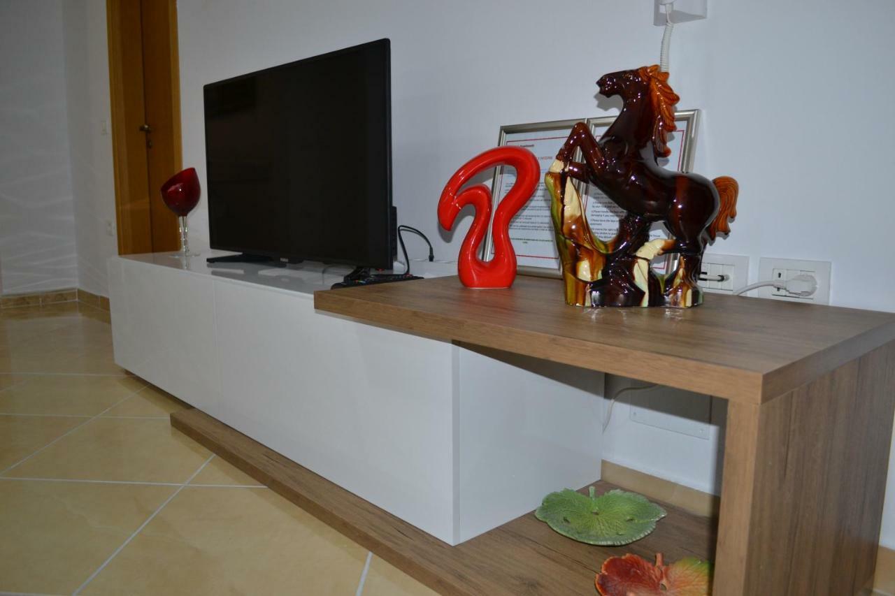 Seaview Penthouse 2 Bedrooms Apartment & Box Garage Vlore Bagian luar foto